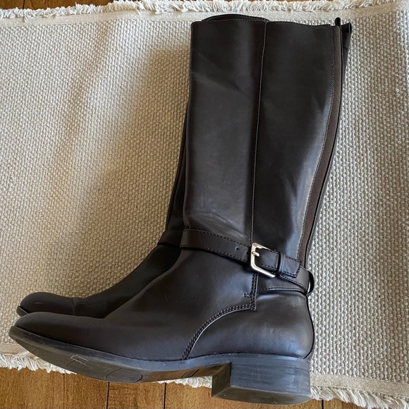 Nine West Giani3 Dark Brown Faux Leather Riding Boots Buckle Detail Sz 9M - Picture 2 of 6